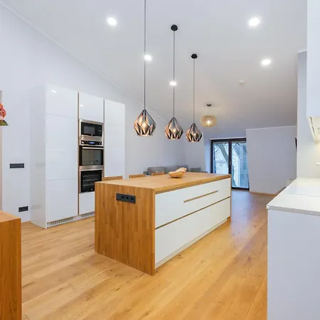 Modern Center * タルトゥ