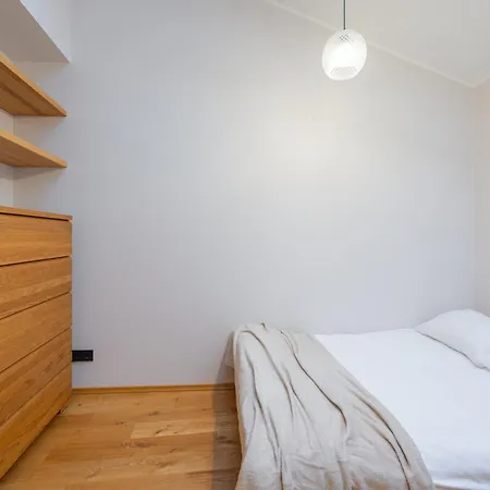 Modern Center アパート *